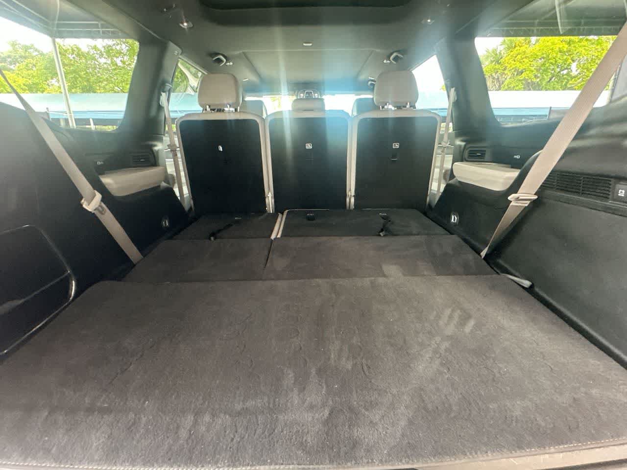 Used 2025 Jeep Wagoneer 4WD w/ Premium Group I image 25