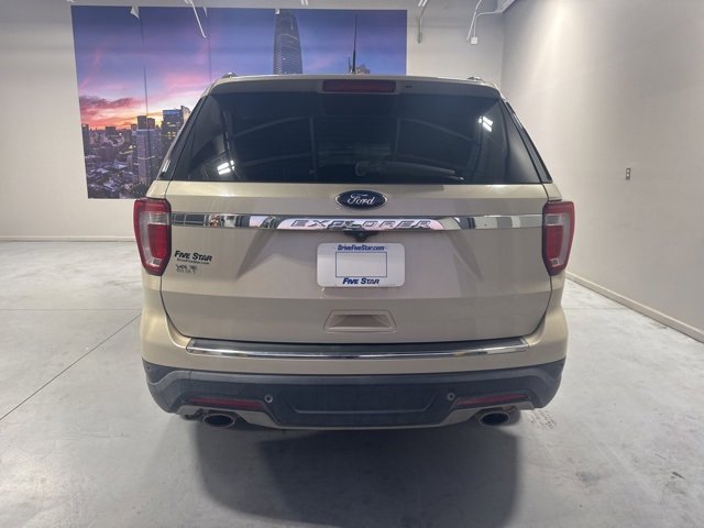 Used 2018 Ford Explorer XLT w/ Equipment Group 202A image 7
