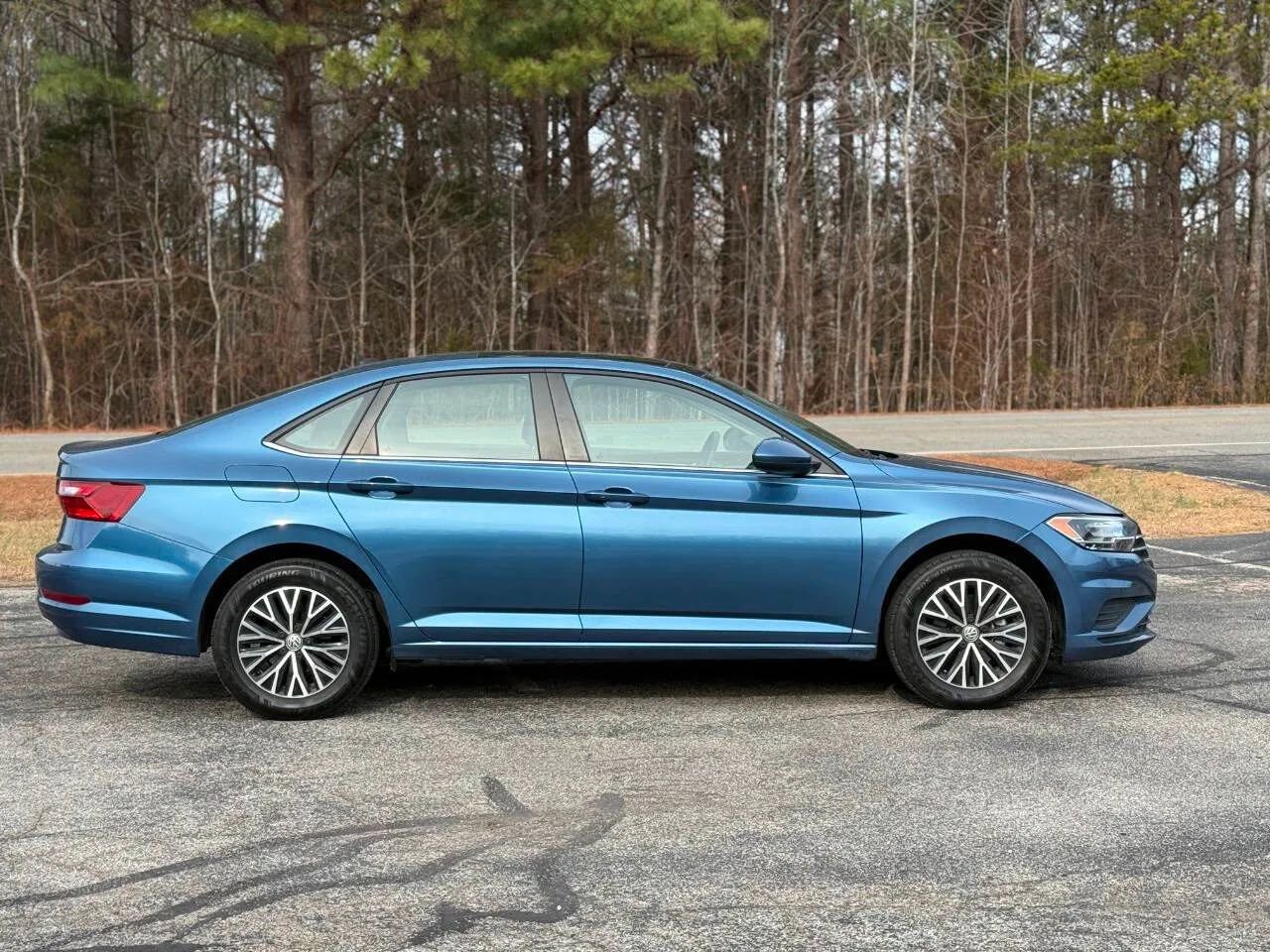 Used 2021 Volkswagen Jetta SE image 3