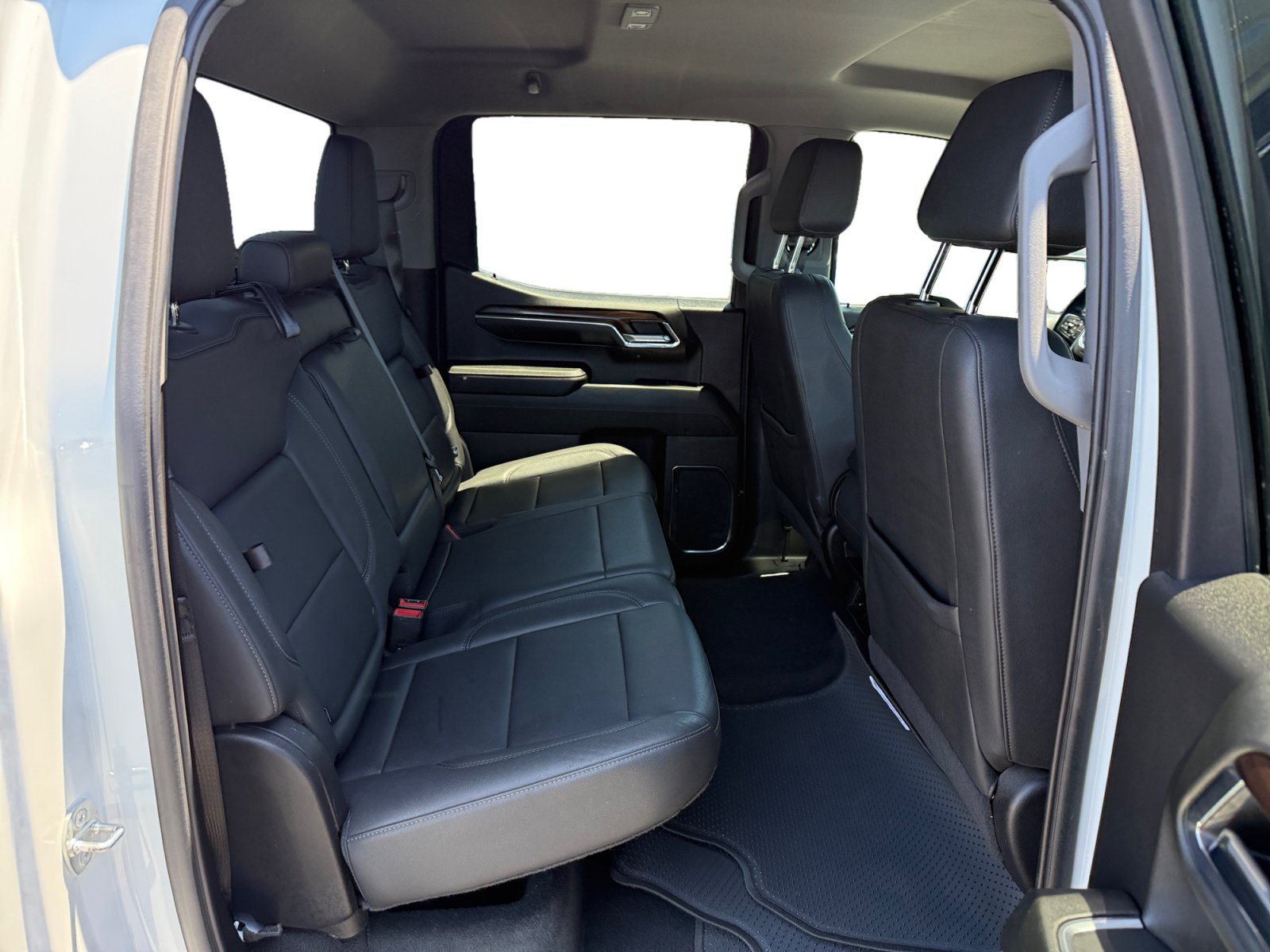 Used 2024 GMC Sierra 1500 SLT AWD/4WD image 17