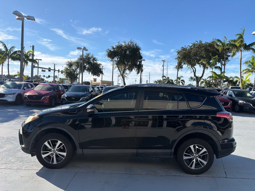 Used 2017 Toyota RAV4 XLE FWD image 4