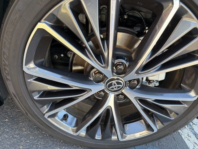 Used 2025 Toyota Prius Limited FWD image 18