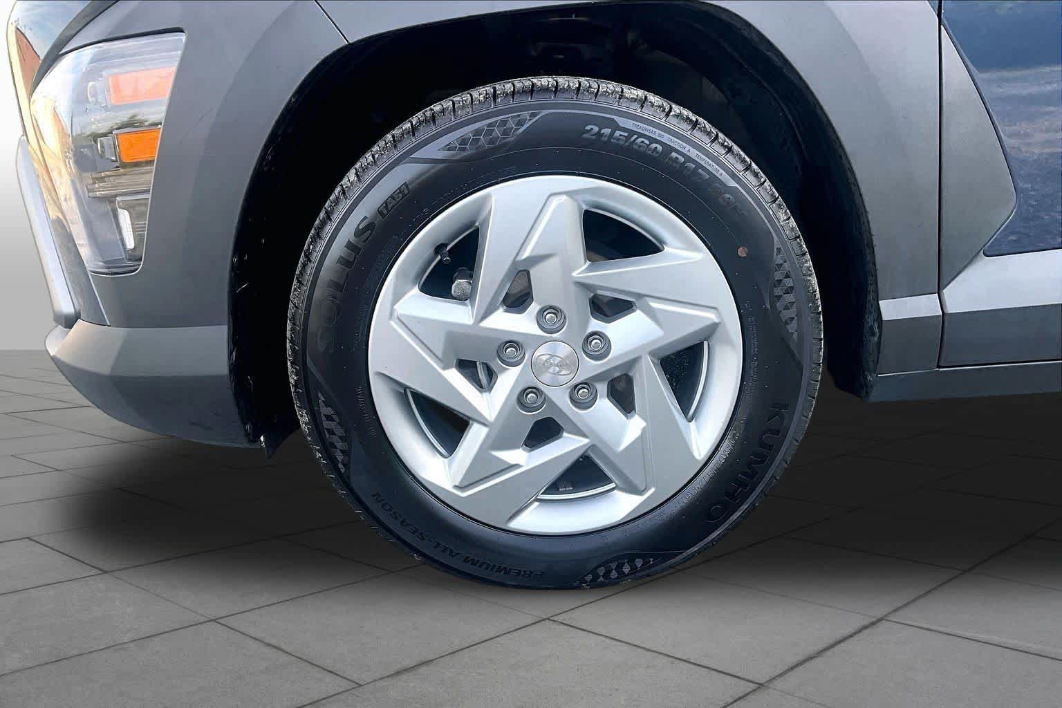 Used 2025 Hyundai Kona SE FWD image 11