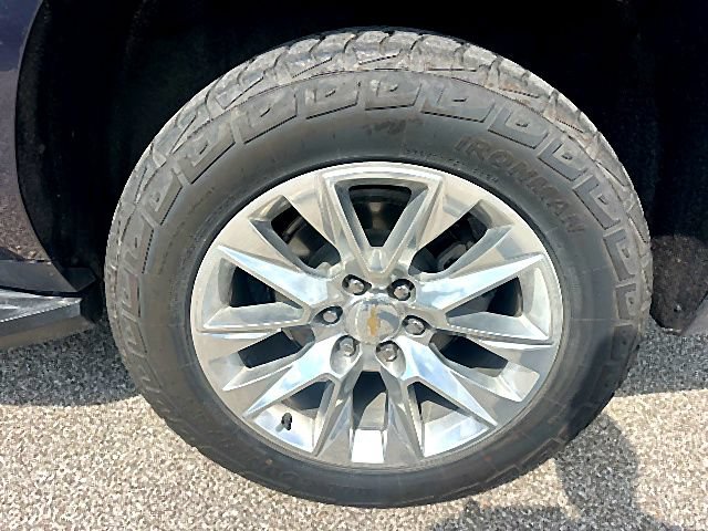 Used 2023 Chevrolet Suburban Premier AWD/4WD image 29