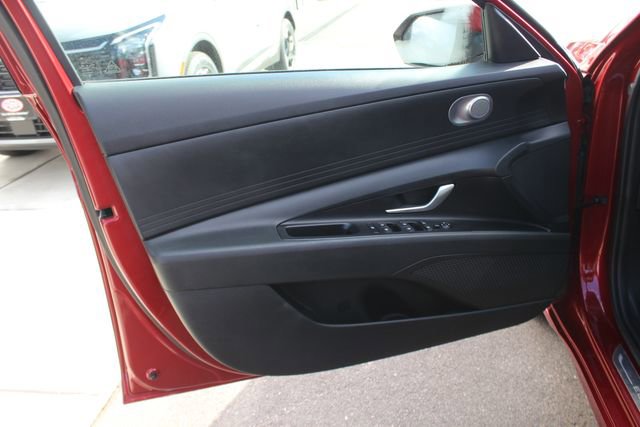 Used 2023 Hyundai Elantra SEL FWD image 18