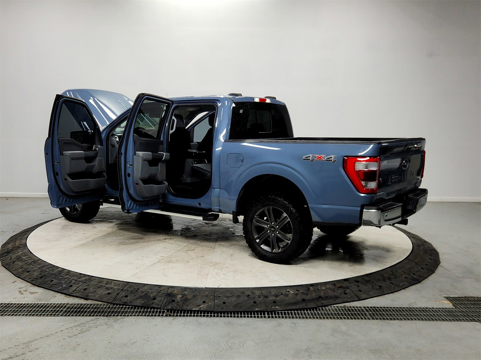 Used 2023 Ford F150 Lariat image 13