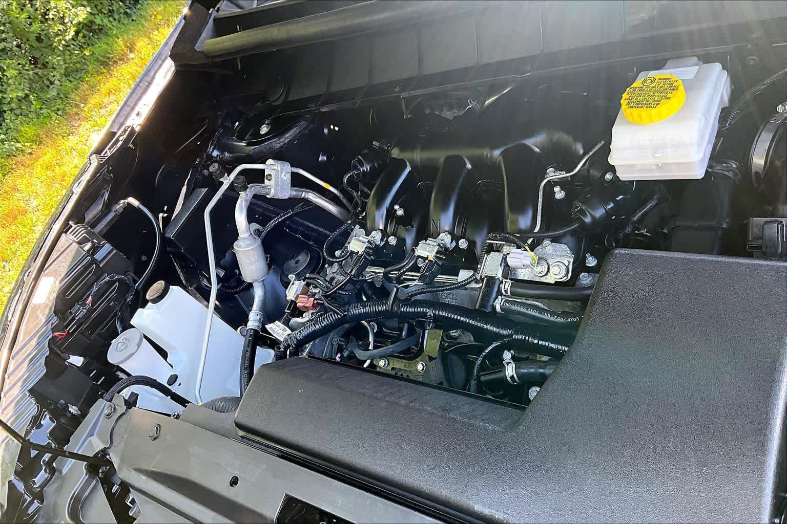 Used 2025 Nissan Pathfinder SL AWD/4WD image 33