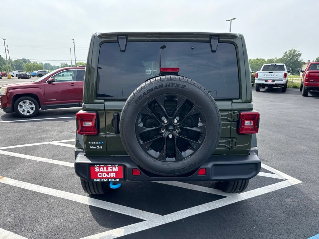 Used 2024 Jeep Wrangler Unlimited Sahara w/ Safety Group AWD/4WD image 7