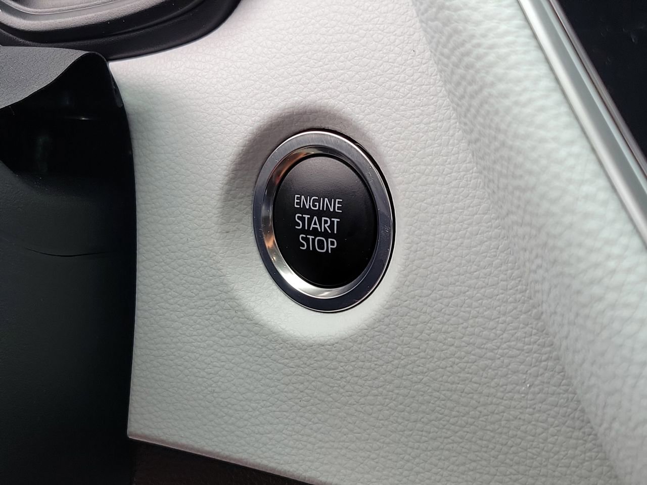 Used 2025 Toyota Corolla SE image 29