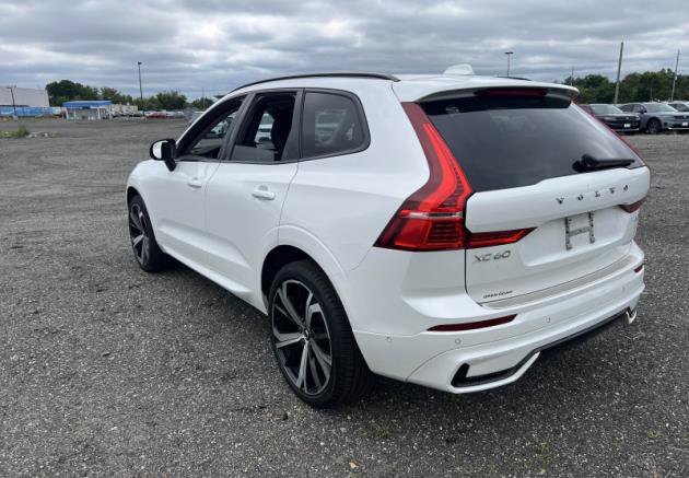 Used 2024 Volvo XC60 B5 Ultimate w/ Protection Package Premier AWD/4WD image 4