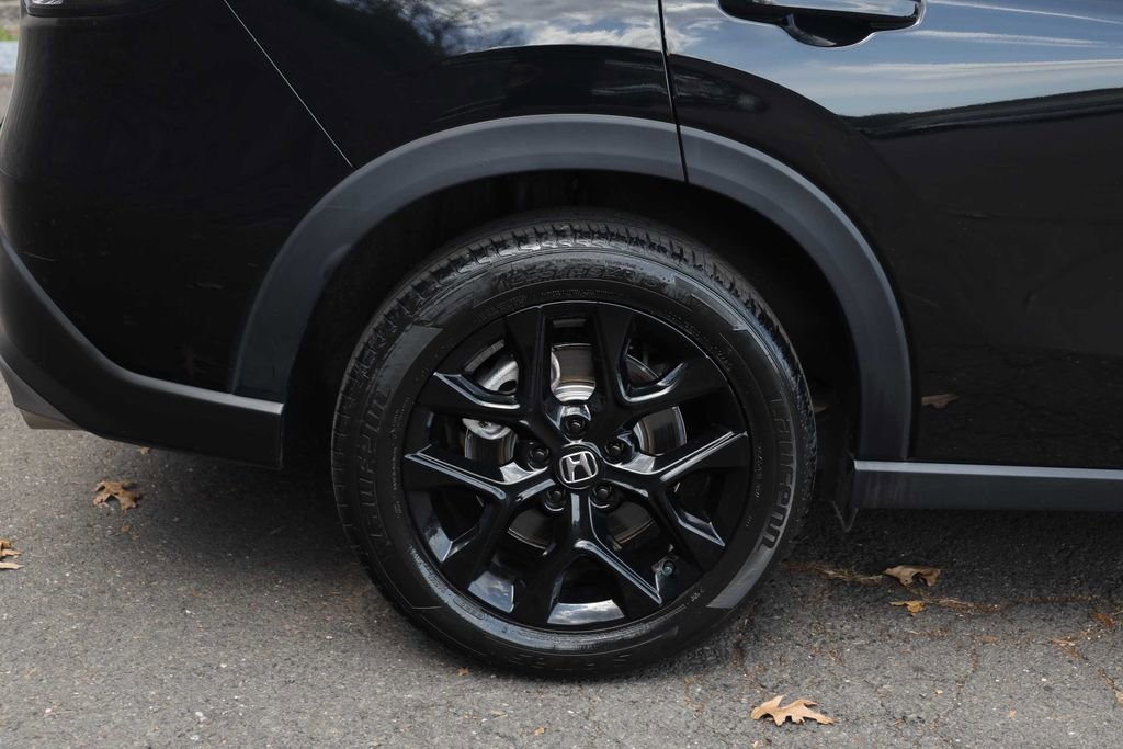 Used 2025 Honda HR-V Sport image 6