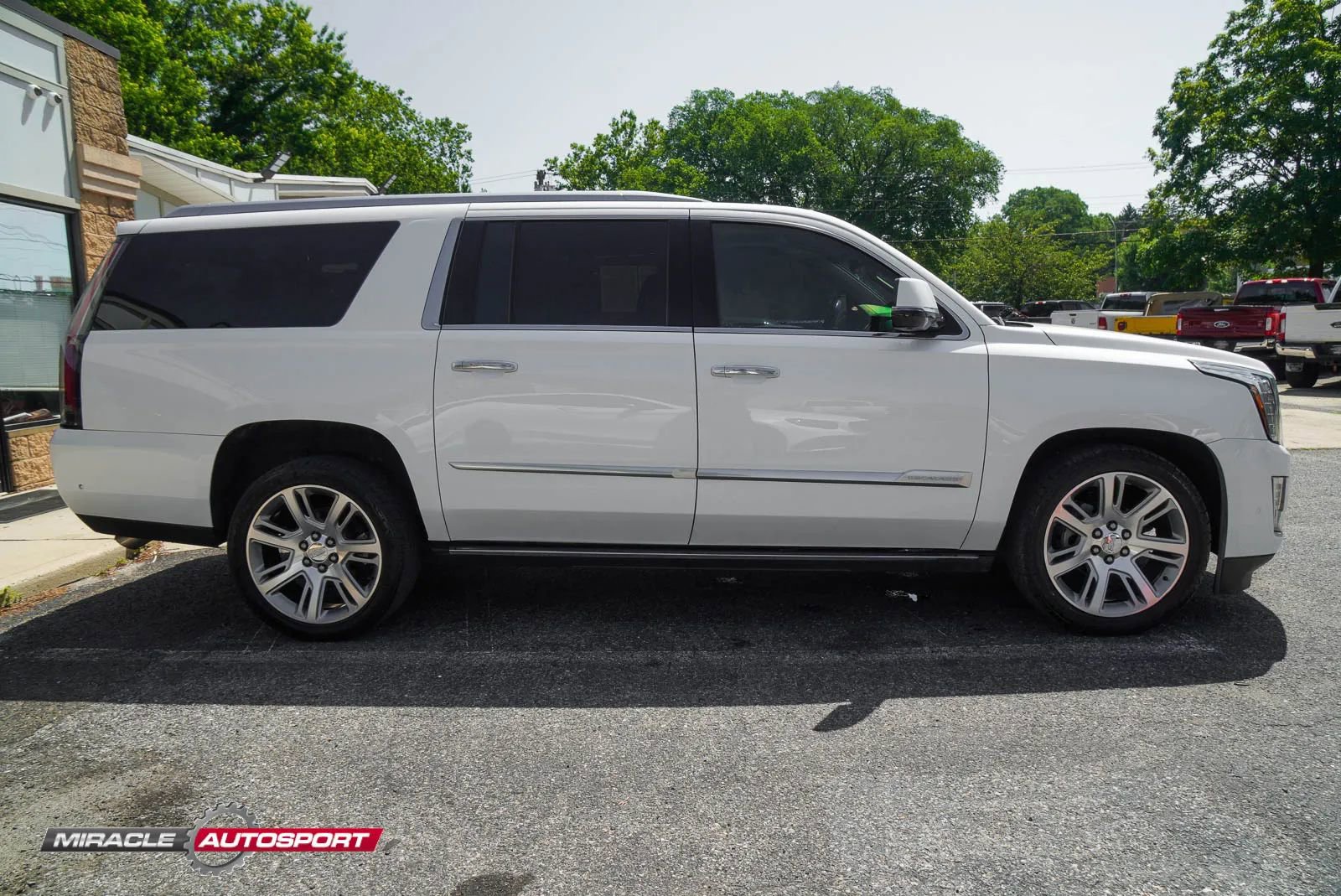 Used 2018 Cadillac Escalade ESV Premium Luxury AWD/4WD image 8