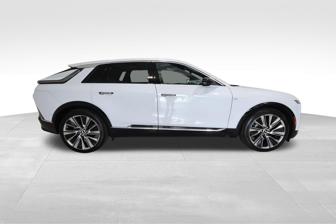 Certified 2026 Cadillac Lyriq Signature Luxury w/ Nappa Leather Package AWD/4WD image 5