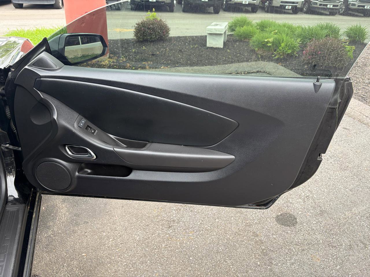 Used 2015 Chevrolet Camaro LT RWD image 32