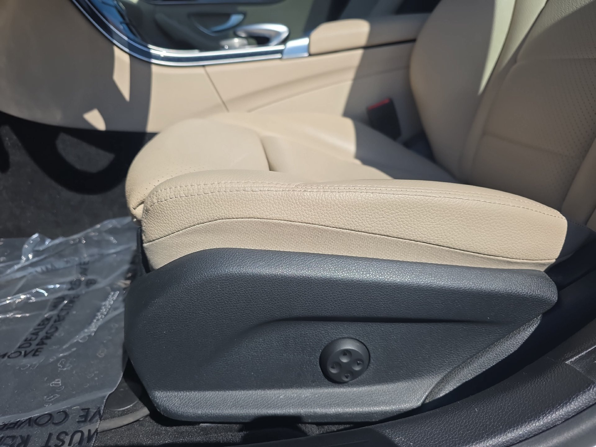 Used 2015 Mercedes-Benz C 300 Sedan image 27