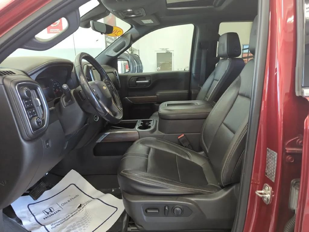Used 2019 Chevrolet Silverado 1500 High Country w/ Technology Package AWD/4WD image 14