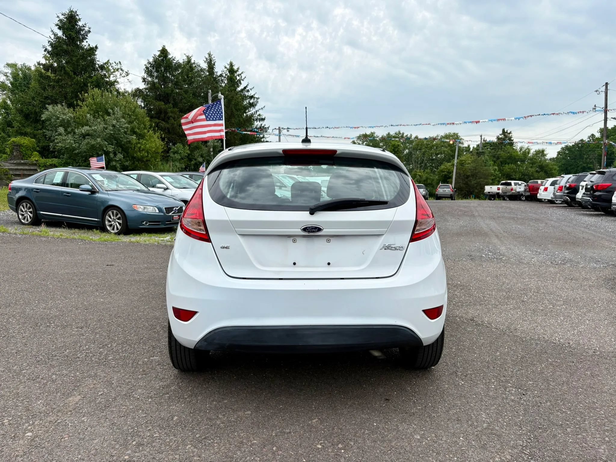Used 2013 Ford Fiesta SE FWD image 4