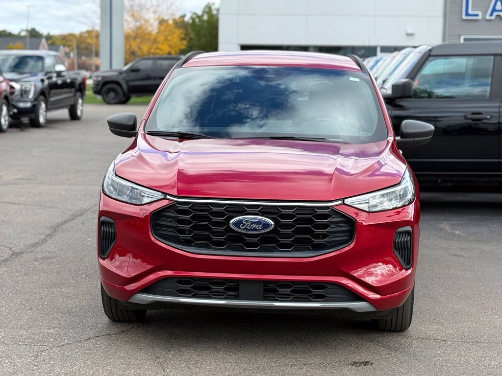 Used 2023 Ford Escape ST-Line w/ Tech Pack #1 AWD/4WD image 29