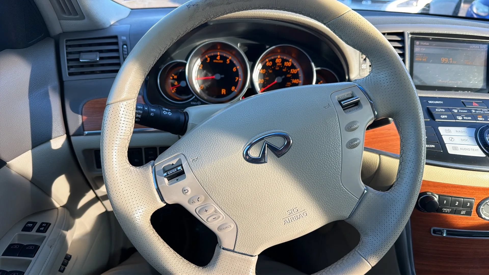 Used 2007 INFINITI M35 w/ Journey Pkg RWD image 19