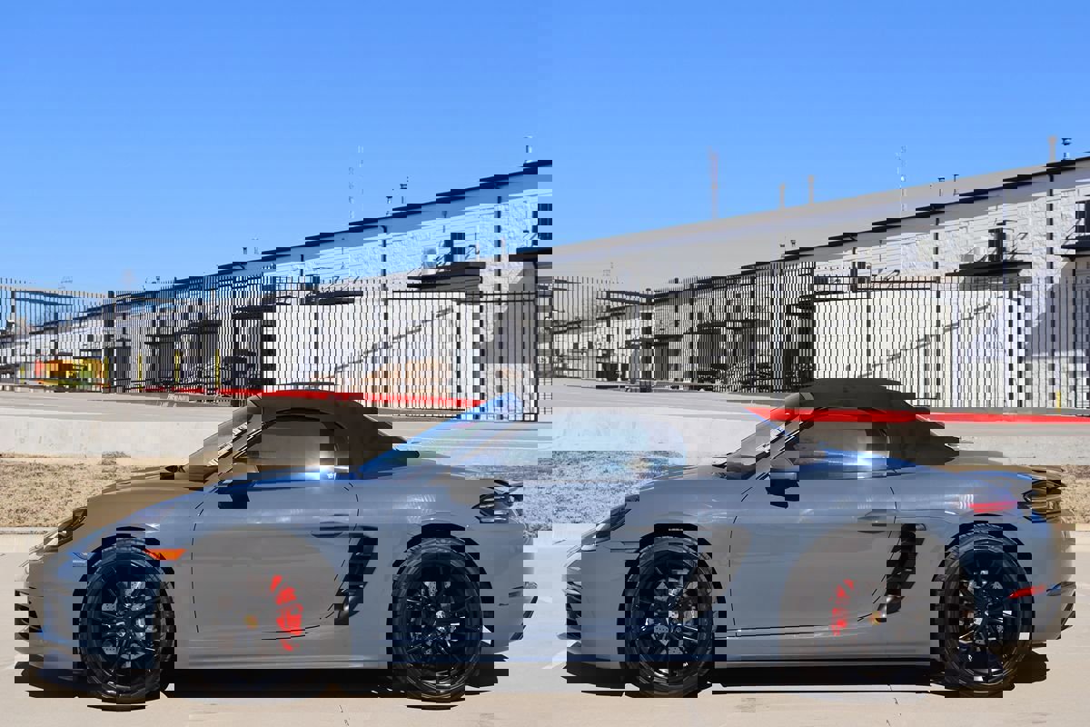 Used 2017 Porsche 718 Boxster S image 46