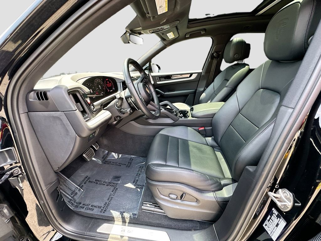 Certified 2024 Porsche Cayenne S AWD/4WD image 5