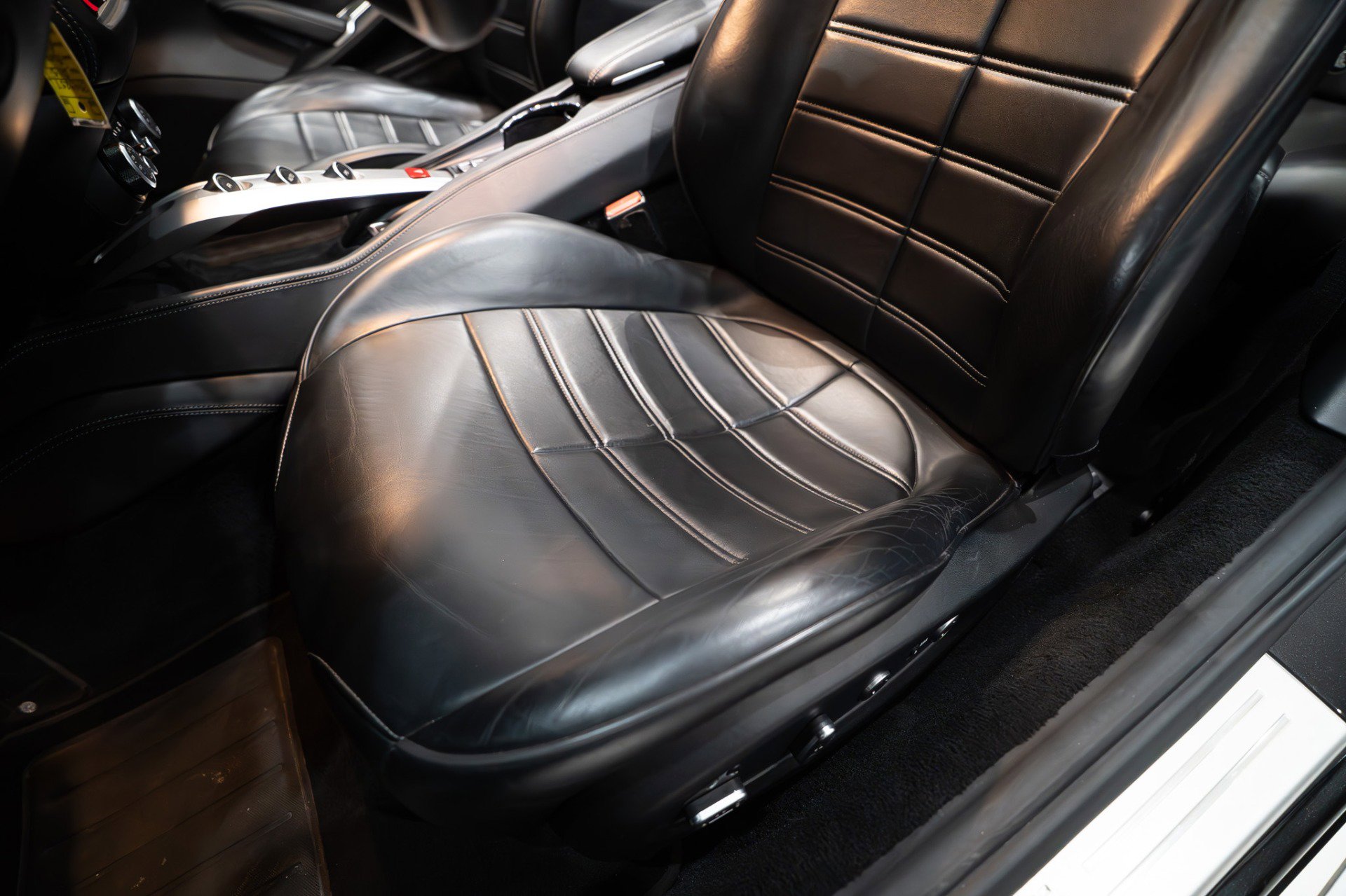 Used 2015 Ferrari California T image 10