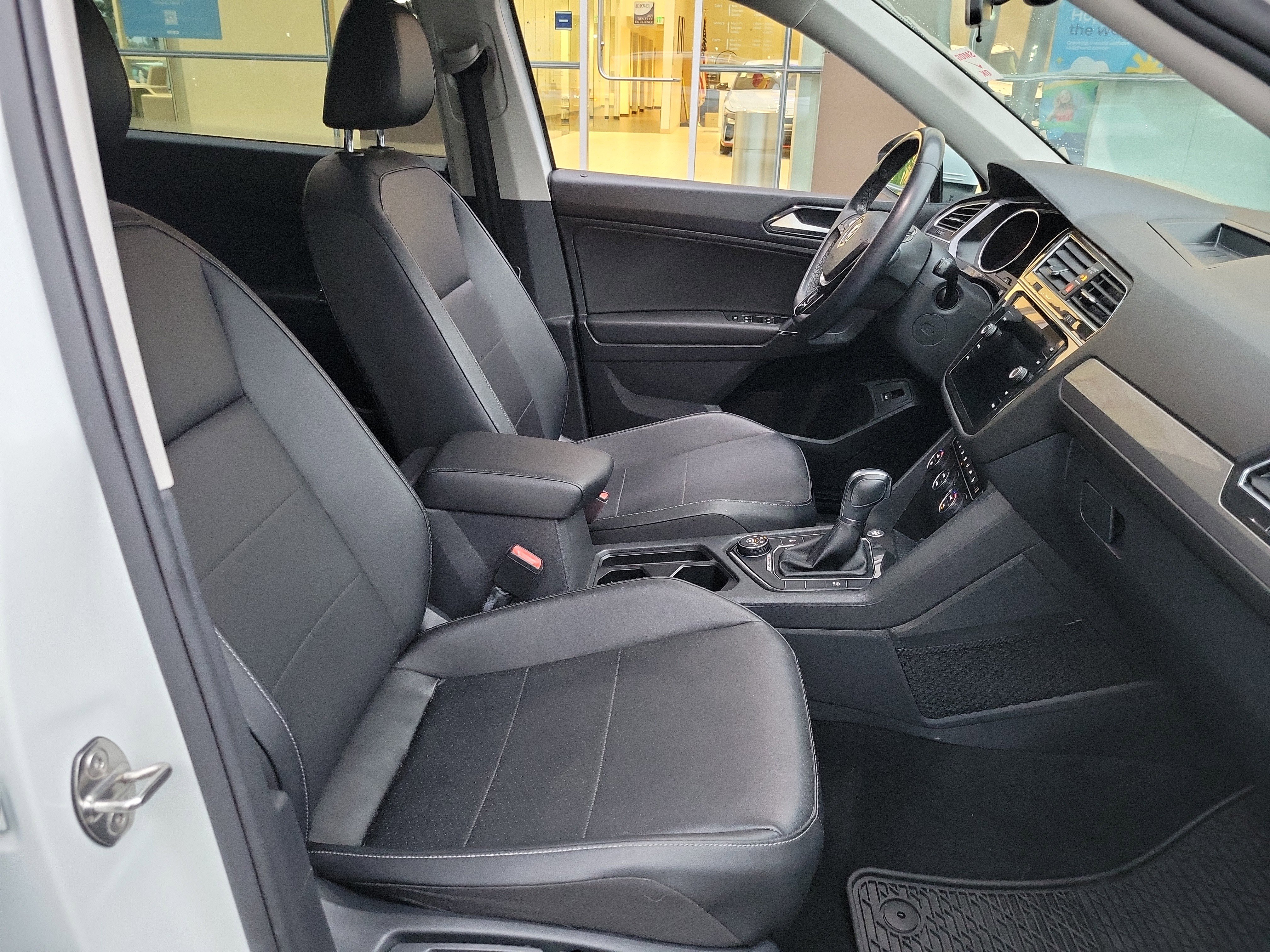 Used 2018 Volkswagen Tiguan SEL image 20