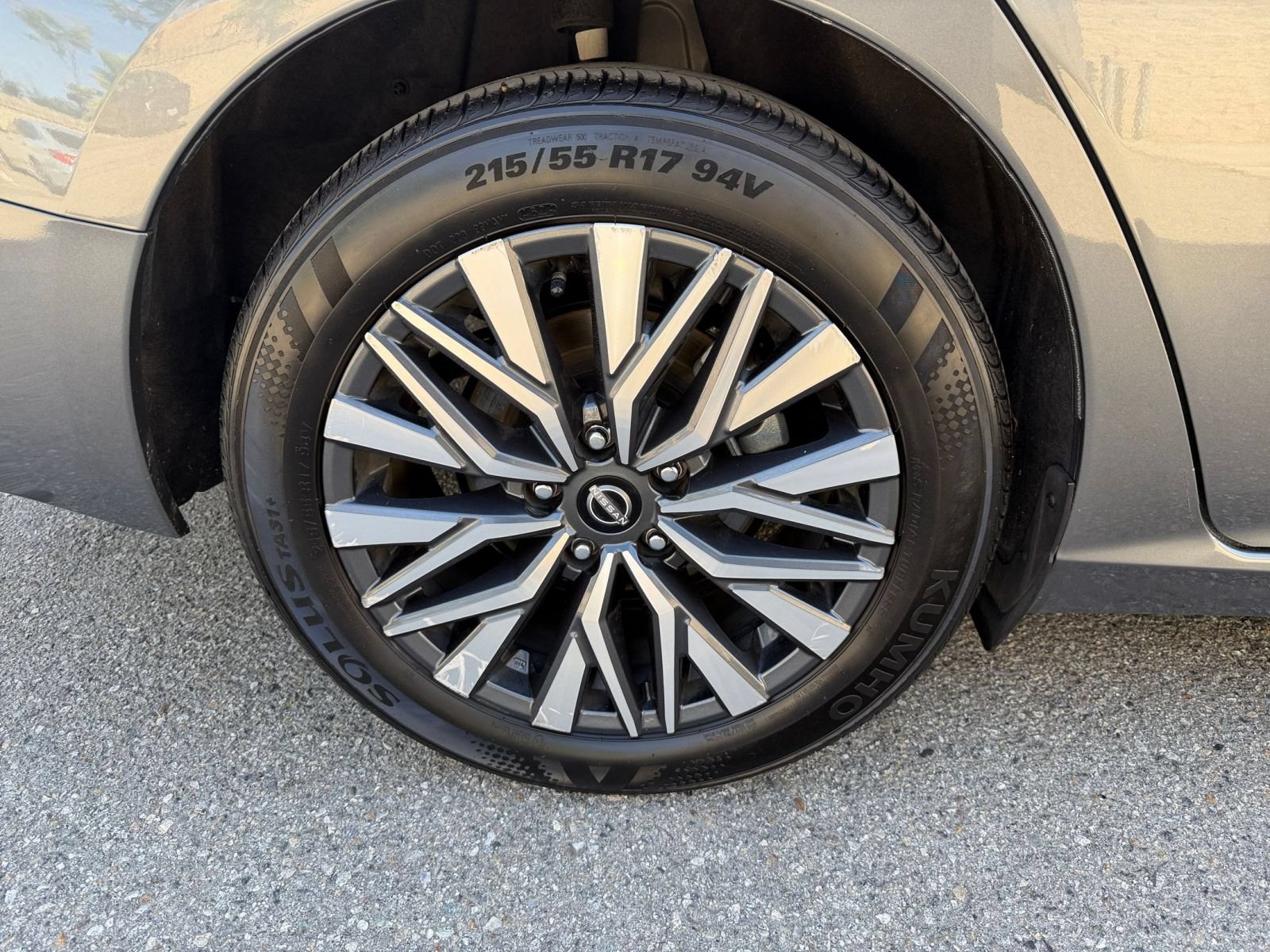 Used 2025 Nissan Altima 2.5 SV FWD image 30