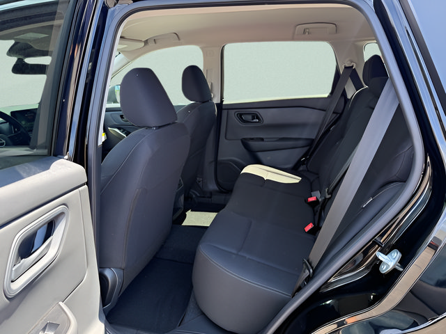Used 2026 Nissan Rogue S AWD/4WD image 5