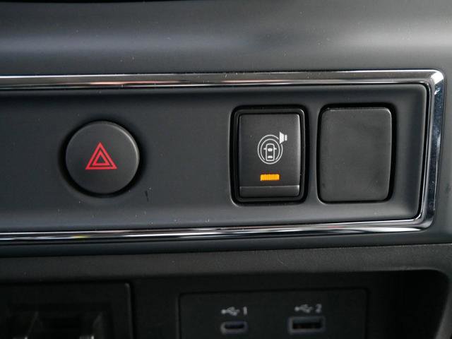 Certified 2024 Nissan Titan SV w/ SV Convenience Package image 21