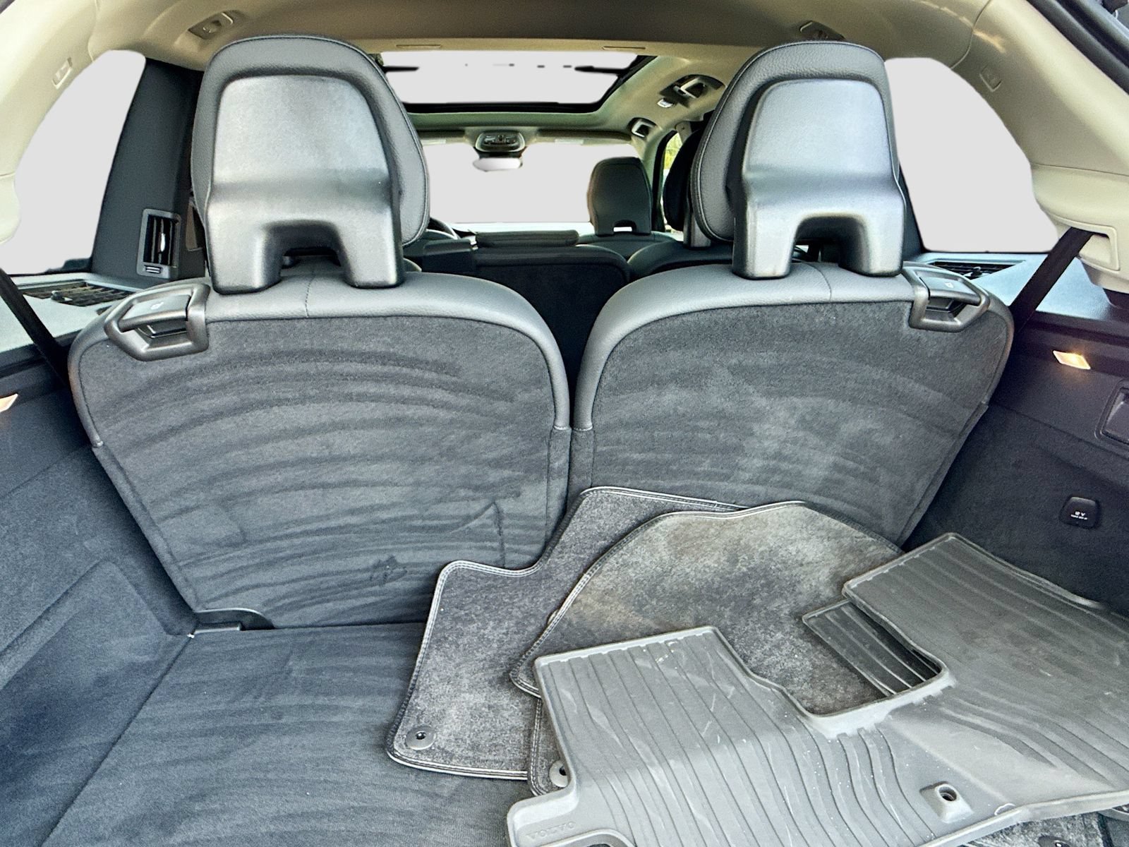 Used 2025 Volvo XC90 T8 Plus w/ Protection Package Premier AWD/4WD image 27