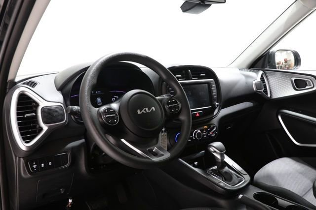 Used 2025 Kia Soul LX FWD image 15