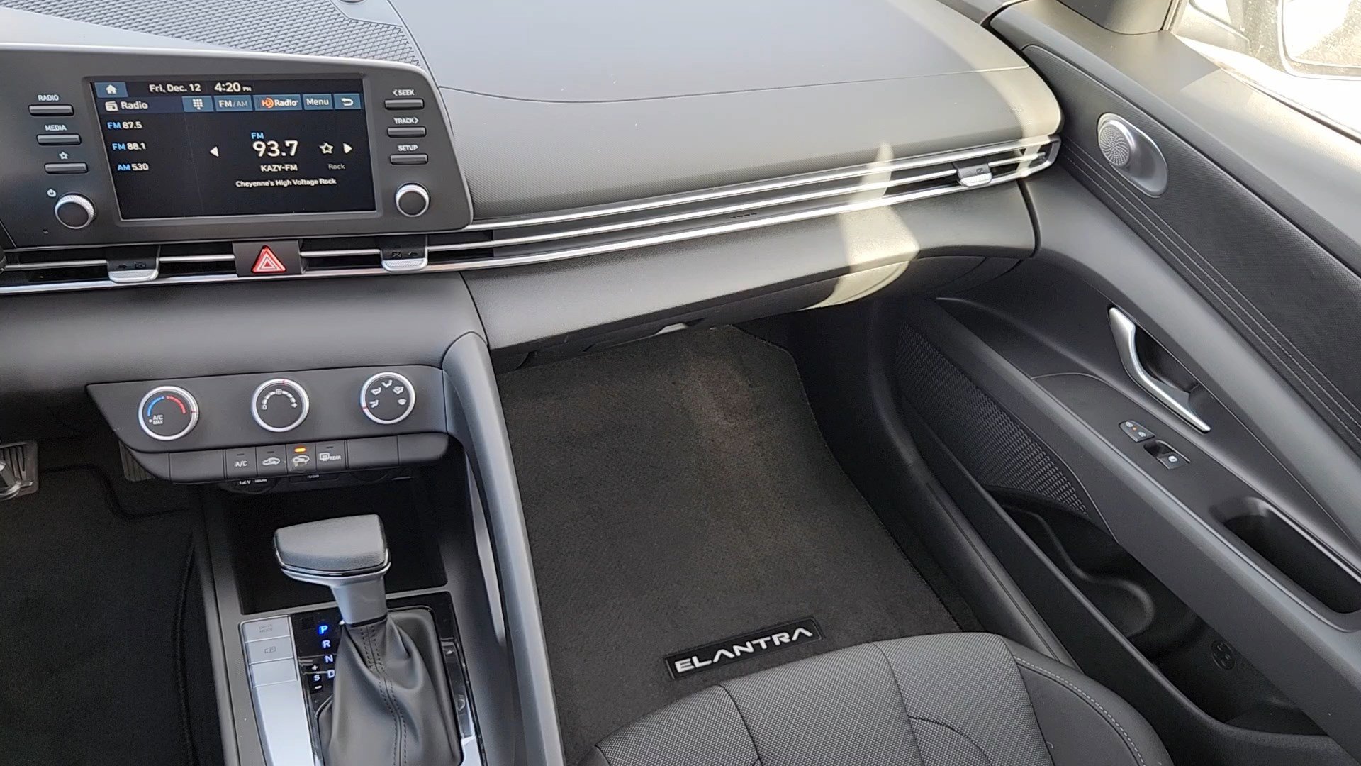 New 2026 Hyundai Elantra SE image 6