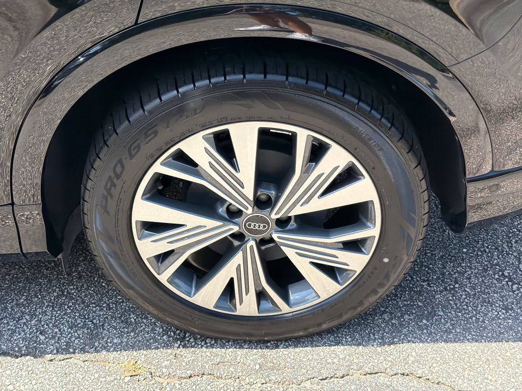 Used 2023 Audi Q4 e-tron Premium Plus RWD image 19