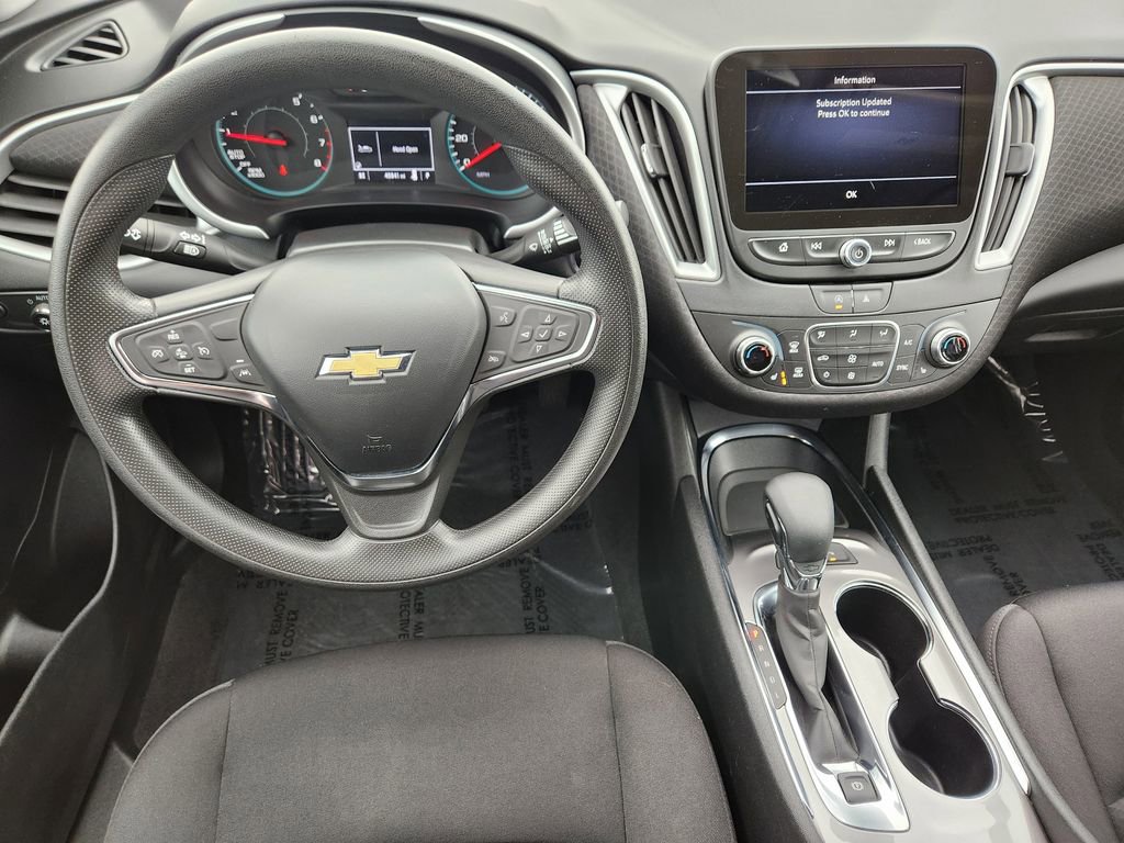 Used 2024 Chevrolet Malibu LT image 2