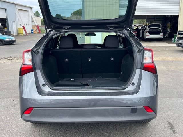 Used 2021 Toyota Prius L Eco w/ Carpet Mat Package (TMS) FWD image 11