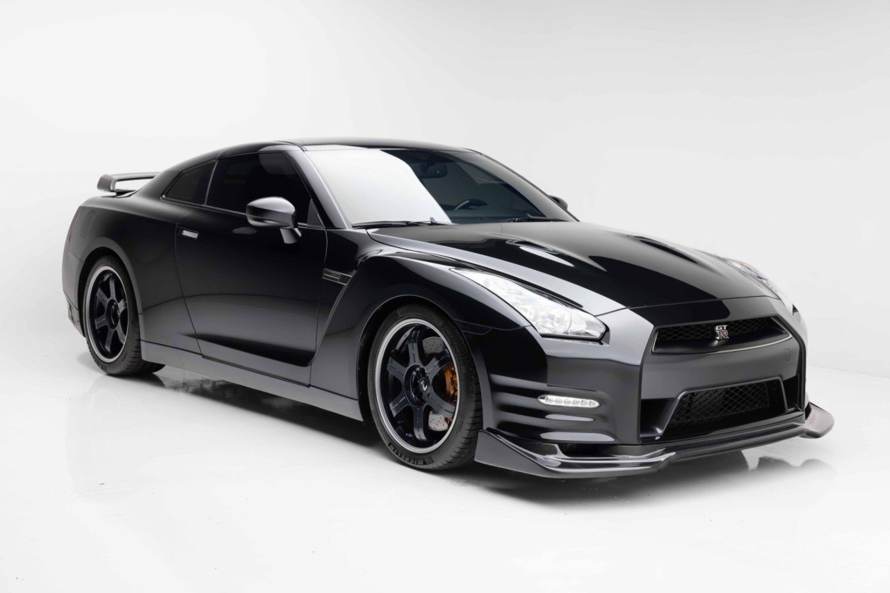 Used 2014 Nissan GT-R Black Edition AWD/4WD image 21