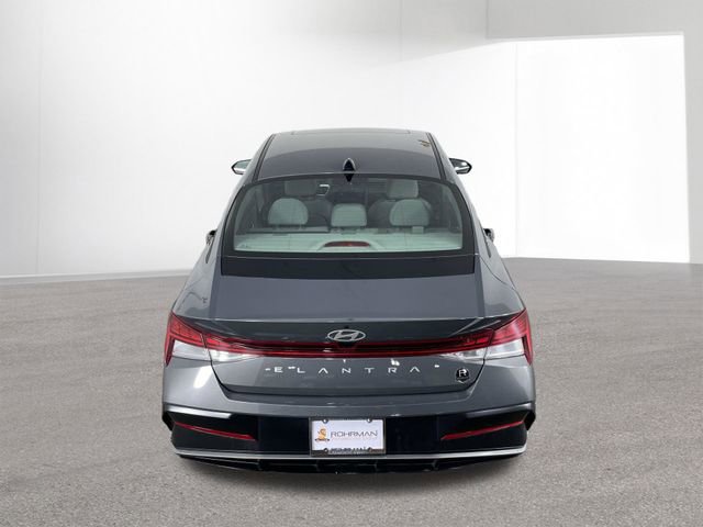 Certified 2025 Hyundai Elantra SEL FWD image 39