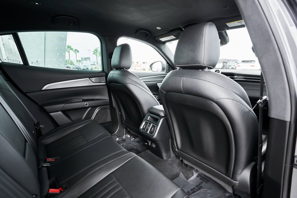 Used 2023 Maserati Grecale GT image 28