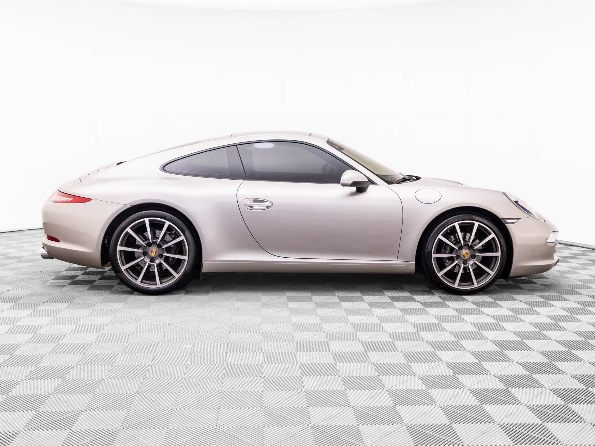 Used 2013 Porsche 911 Carrera RWD image 8