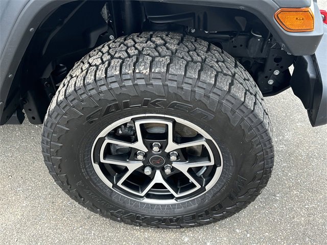 Used 2024 Jeep Gladiator Rubicon w/ Technology Group image 12