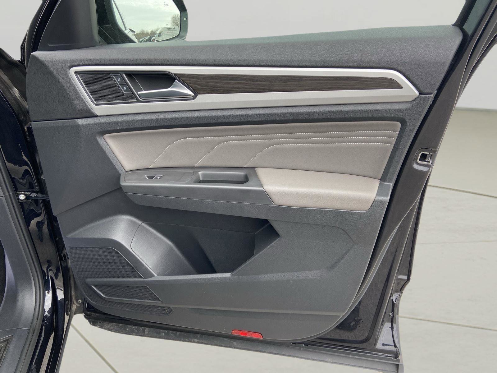Used 2023 Volkswagen Atlas SE w/ Panoramic Sunroof Package AWD/4WD image 20