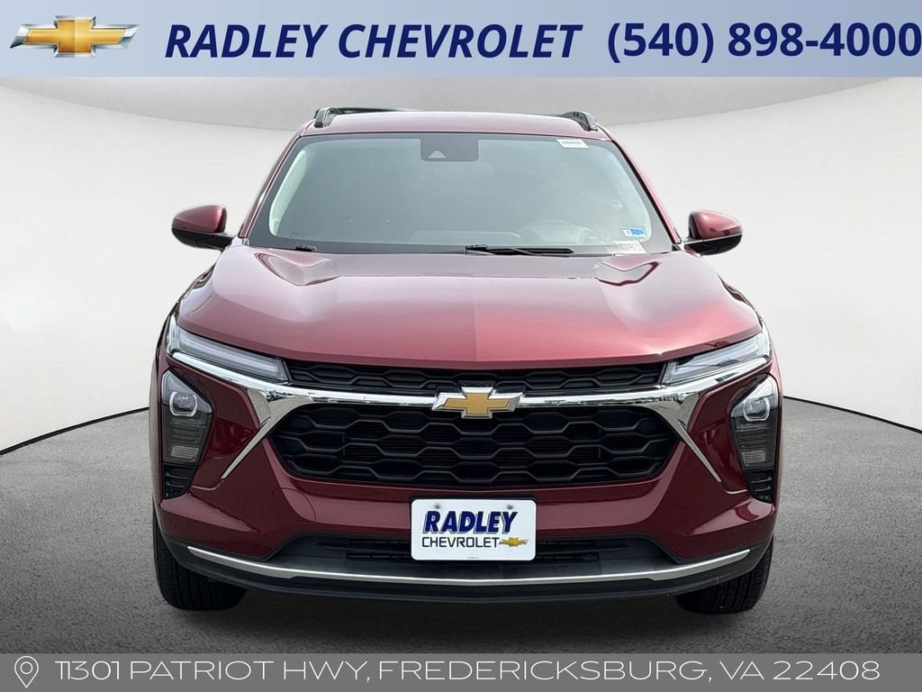 Certified 2025 Chevrolet Trax LT FWD image 22