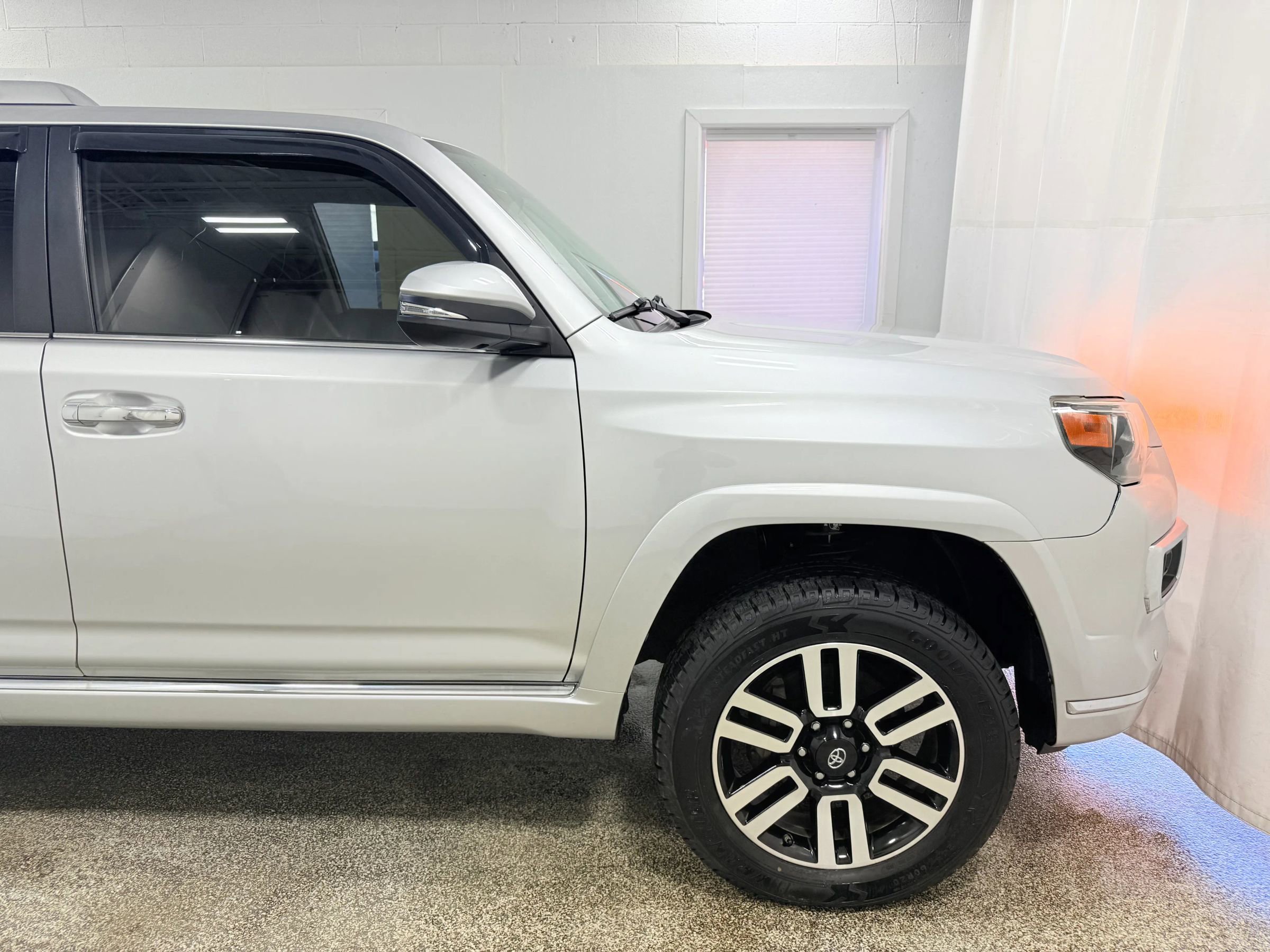 Used 2015 Toyota 4Runner Limited image 8
