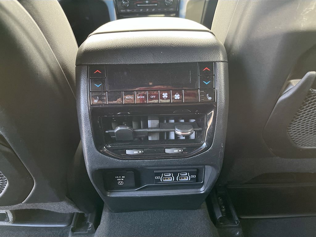 Used 2023 Jeep Grand Cherokee Summit image 28