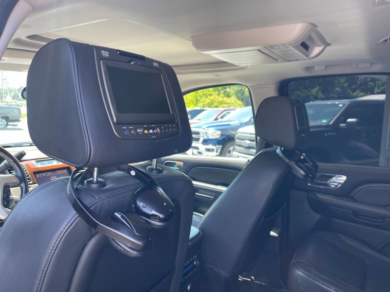 Used 2014 Cadillac Escalade Platinum image 24