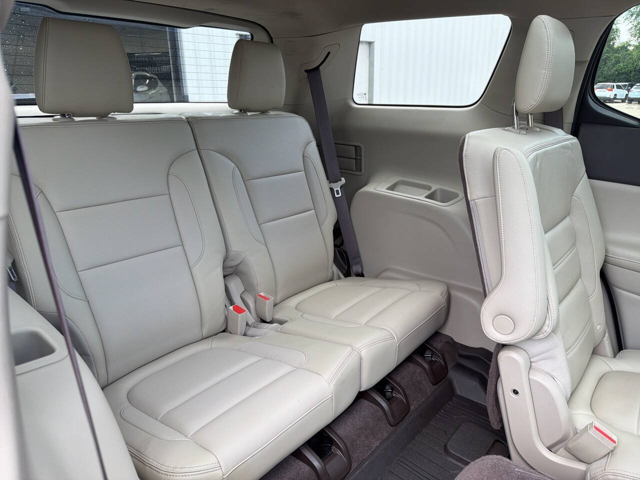 Used 2019 GMC Acadia Denali w/ Technology Package FWD image 36