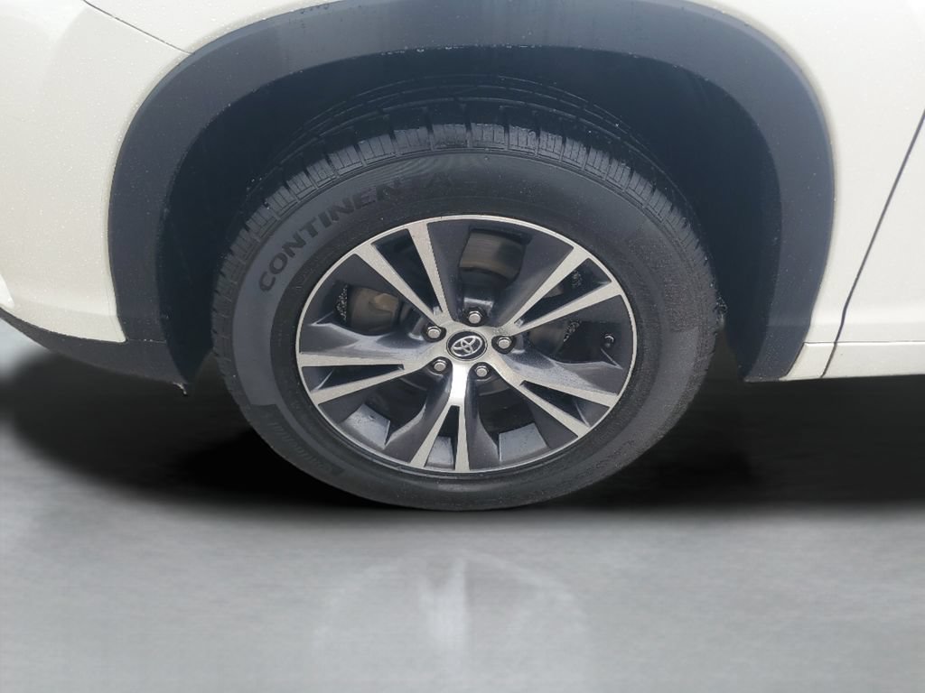 Used 2018 Toyota Highlander LE FWD image 23