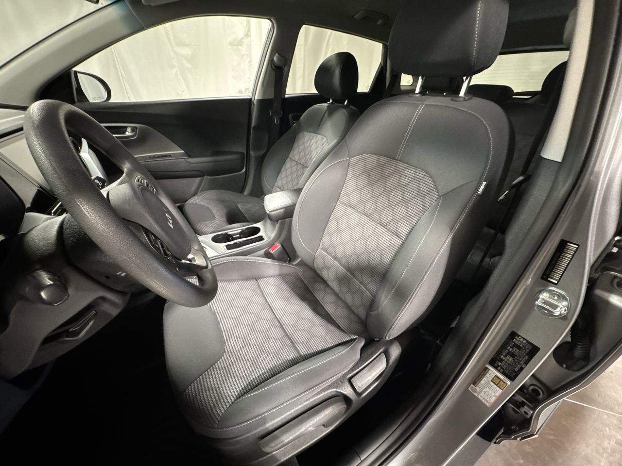 Certified 2022 Kia Niro LX image 16