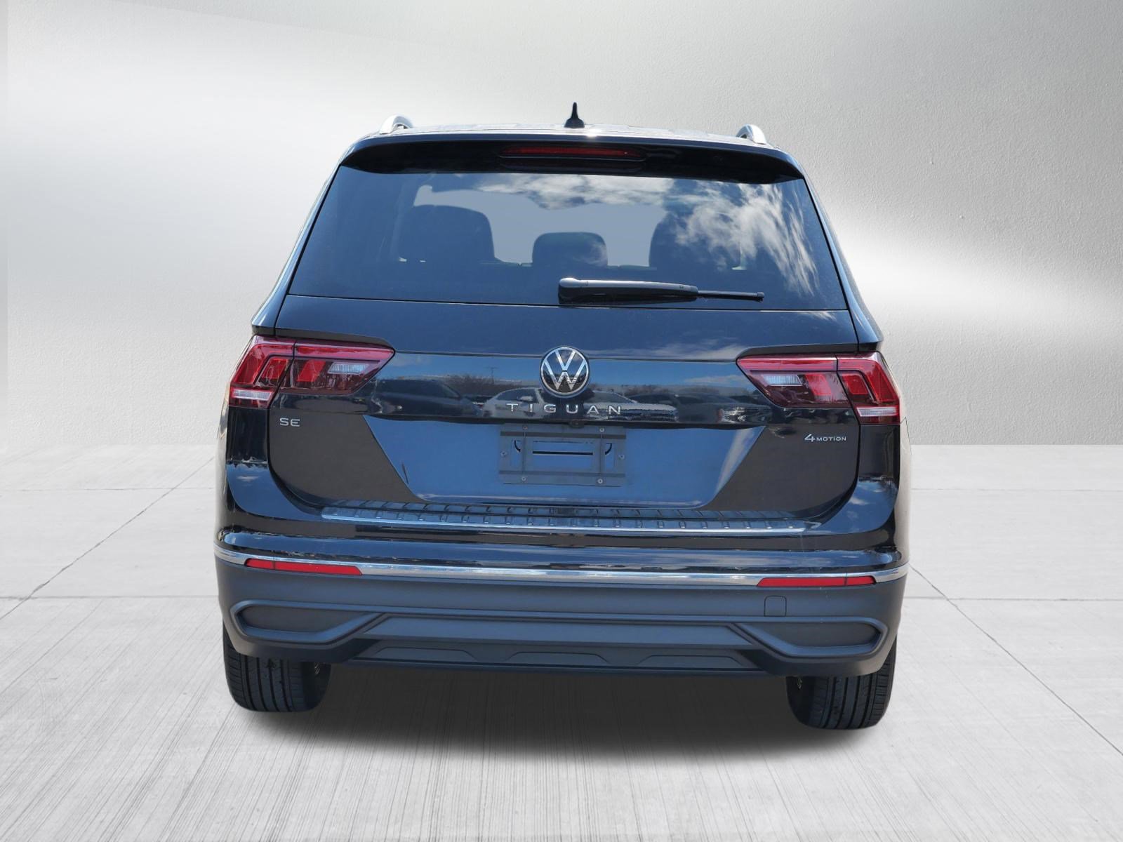 Certified 2022 Volkswagen Tiguan SE image 6
